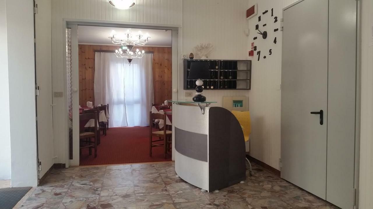 Hotel Manolita Rimini Ngoại thất bức ảnh