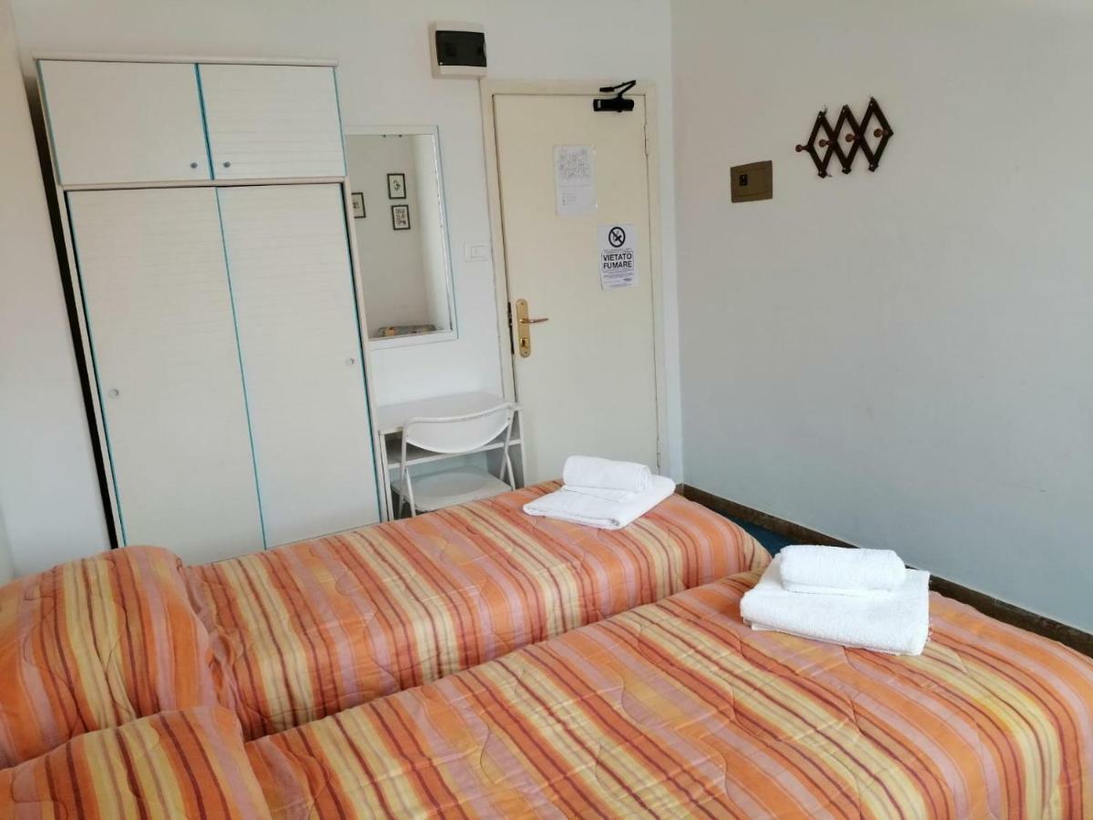 Hotel Manolita Rimini Ngoại thất bức ảnh